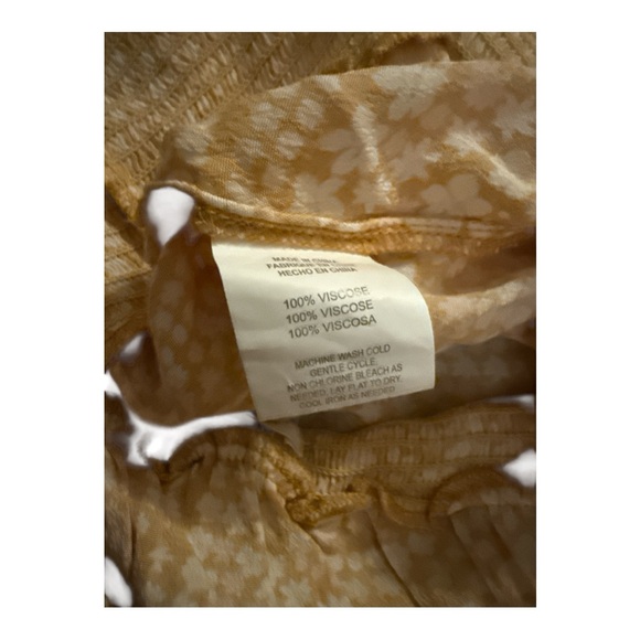 O'Neill Yellow Floral Romper with Ruffle Sleeves Size Small NWOT - Picture 4 of 4